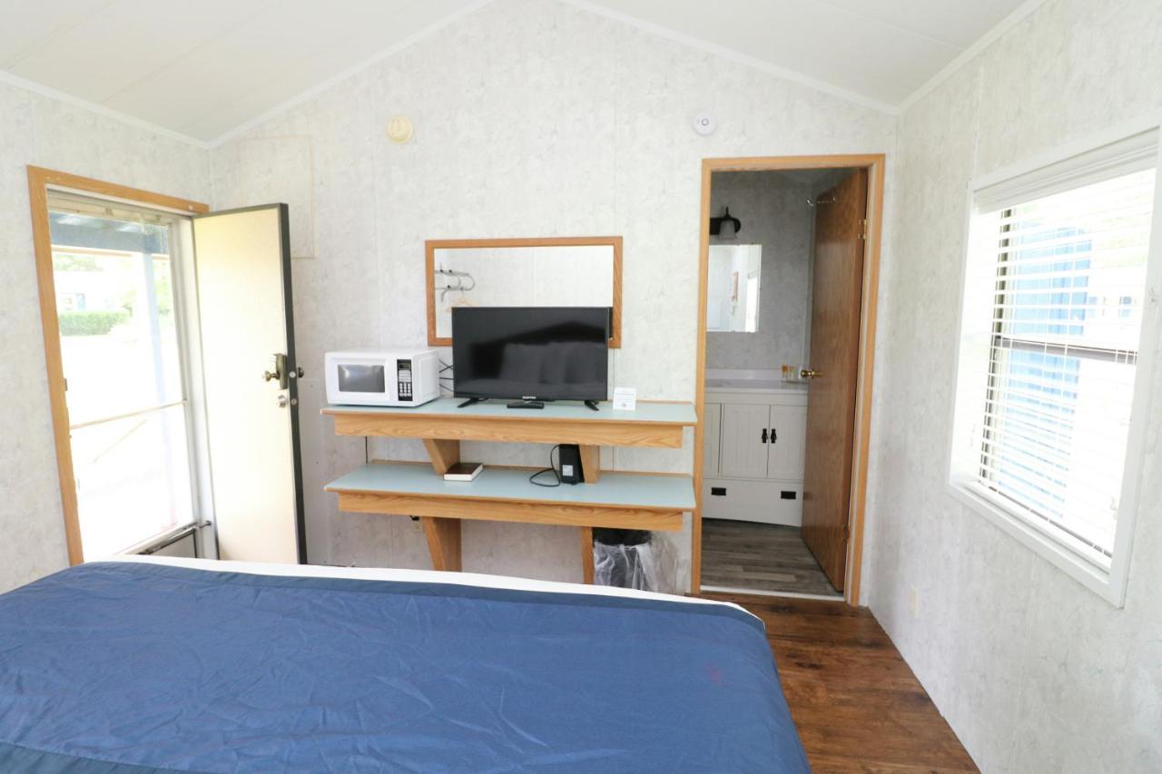 Bird'S Nest Resort Put-in-Bay Bagian luar foto